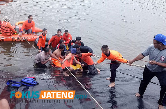 evakuasi korban tenggelam