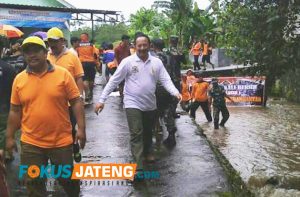 bersih sungai dimoro di karangpandan