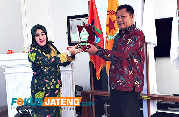 kepala sekolah sman sidoharjo