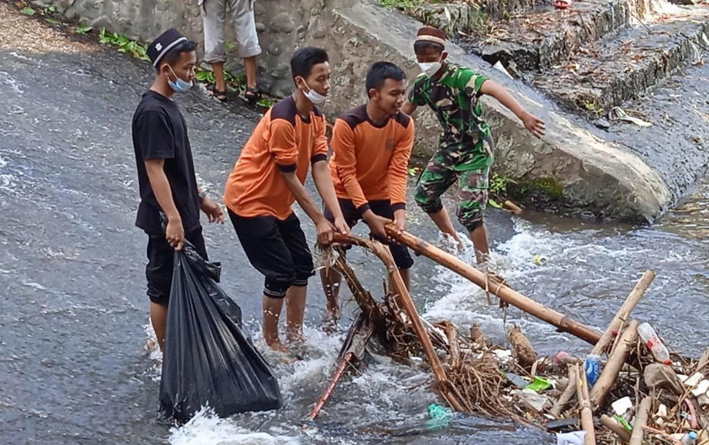 bersih sungai