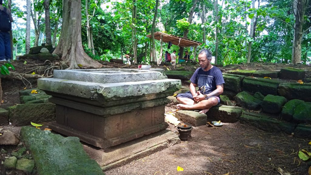 situs candi watugenuk