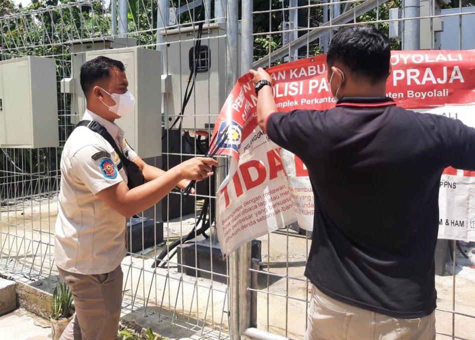 Satpol PP Boyolali Segel 4 BTS Tidak Berizin