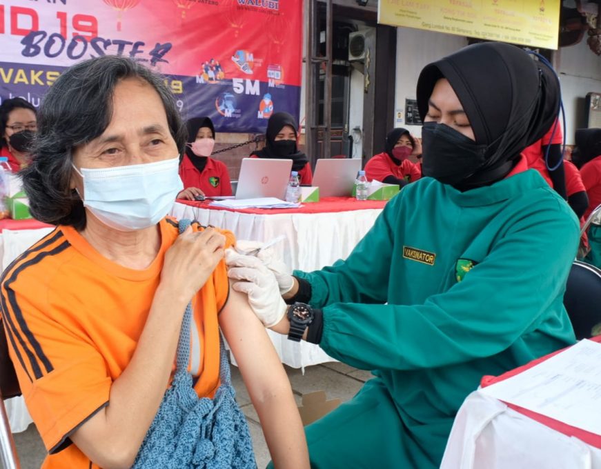 vaksinasi booster saat imlek